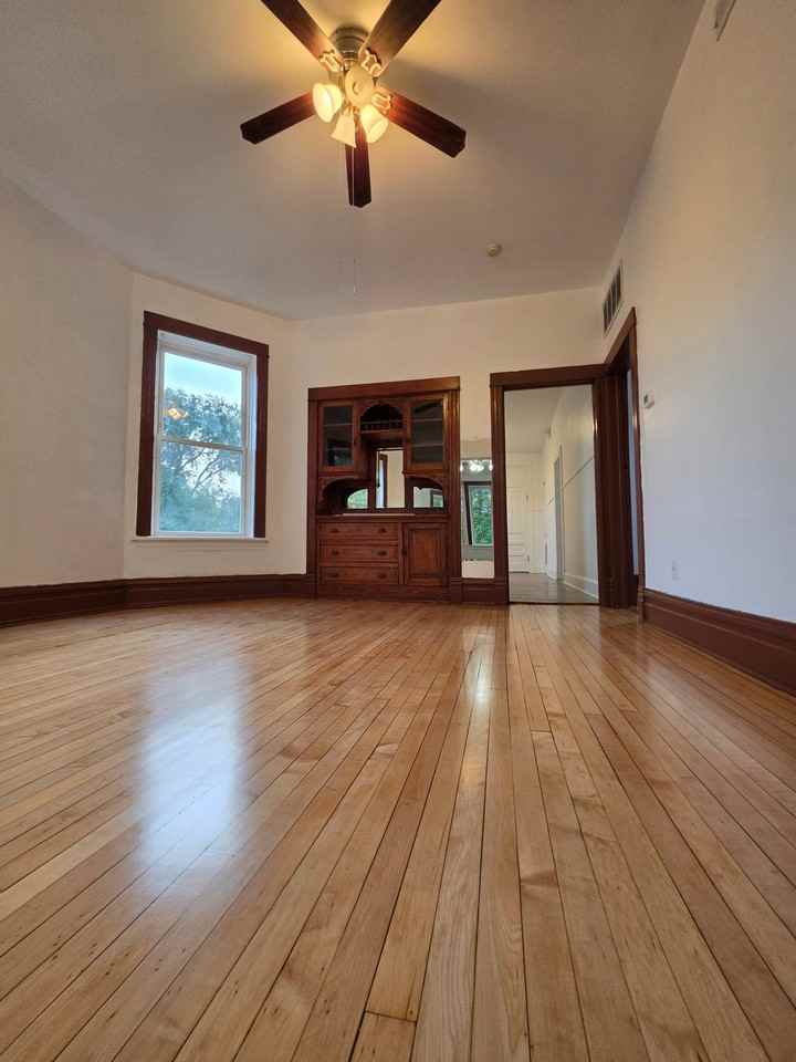 1138 N Hamlin Ave #2 - Photo 5 of 16