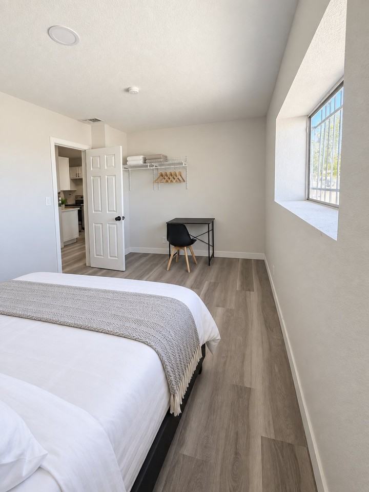 701 Rossmoyne Ave - Photo 2 of 7
