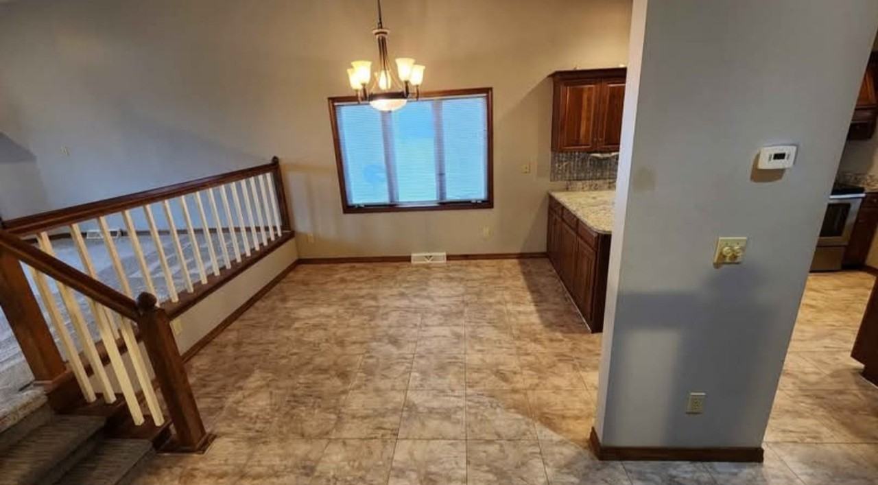 2416 E Ridge Ter #1 - Photo 4 of 16