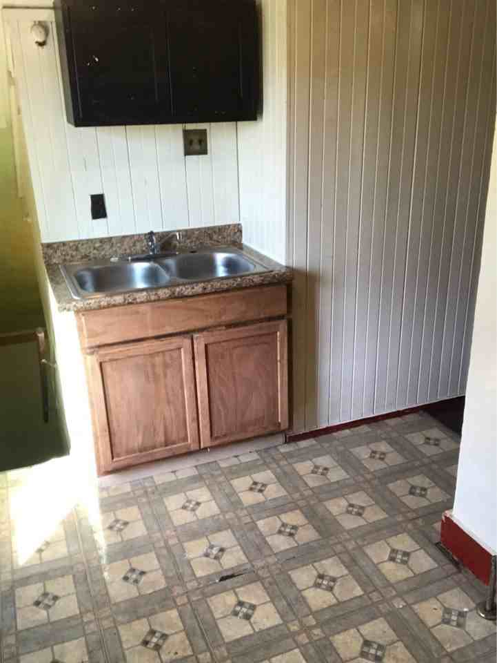 1866 Roxford Rd - Photo 2 of 5