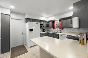 featured image of 5523 Castle Way