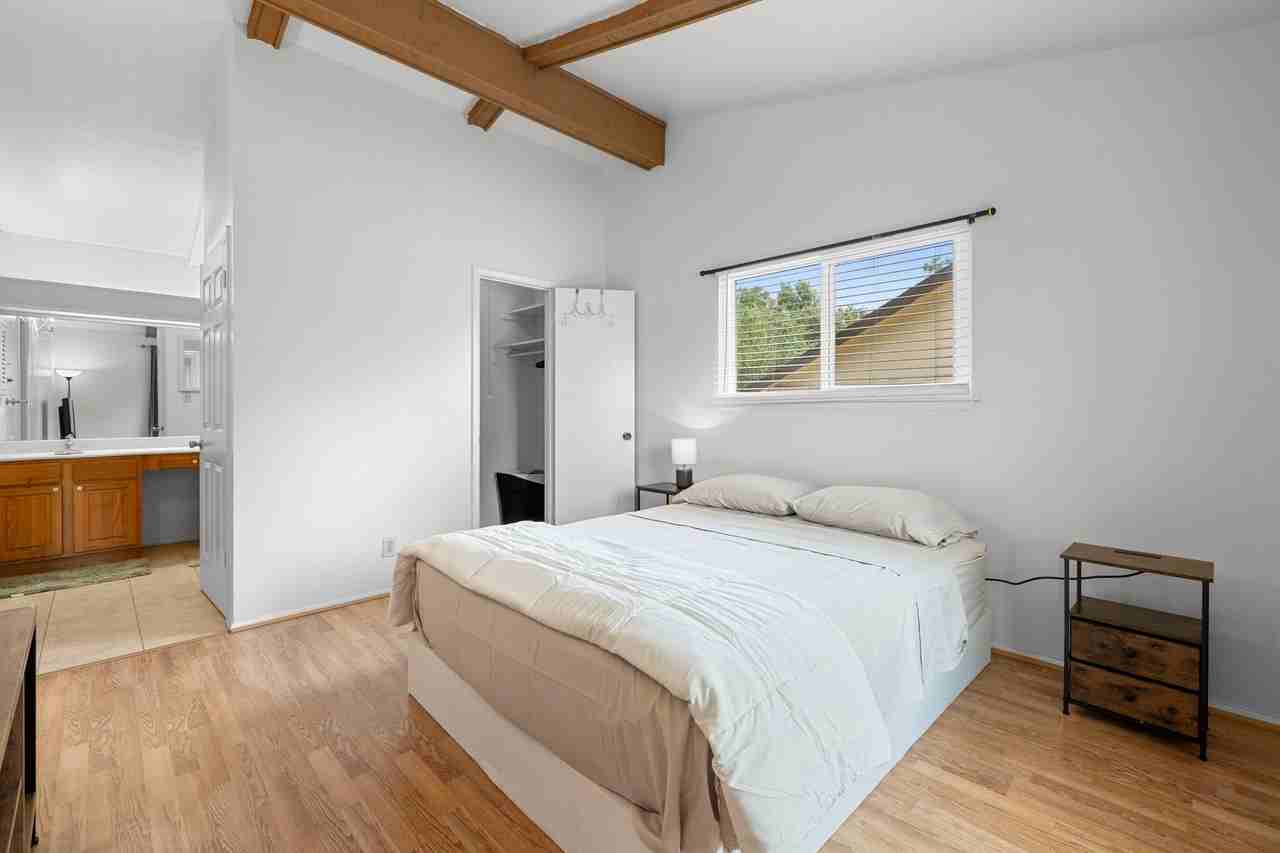 5523 Castle Way - Photo 4 of 9