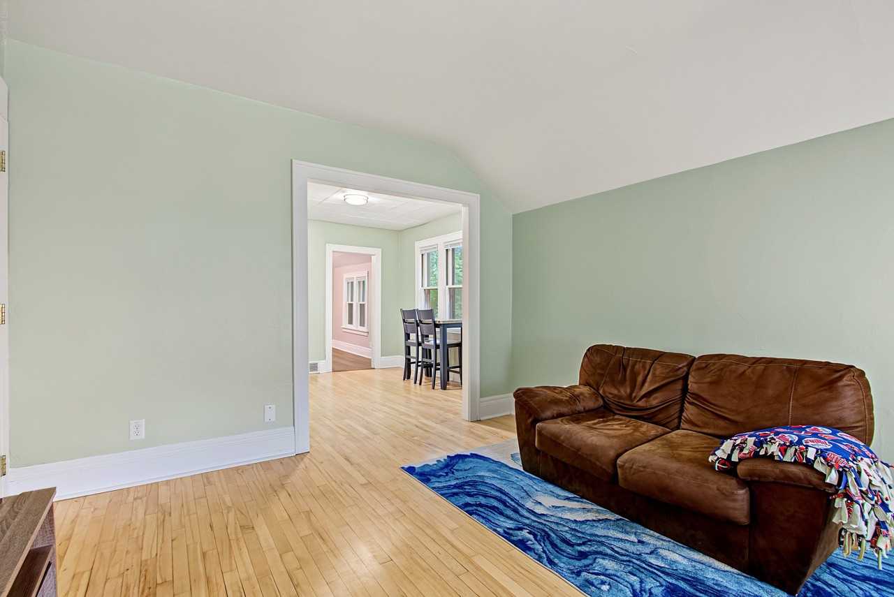 560 Stryker Ave #2 - Photo 4 of 17