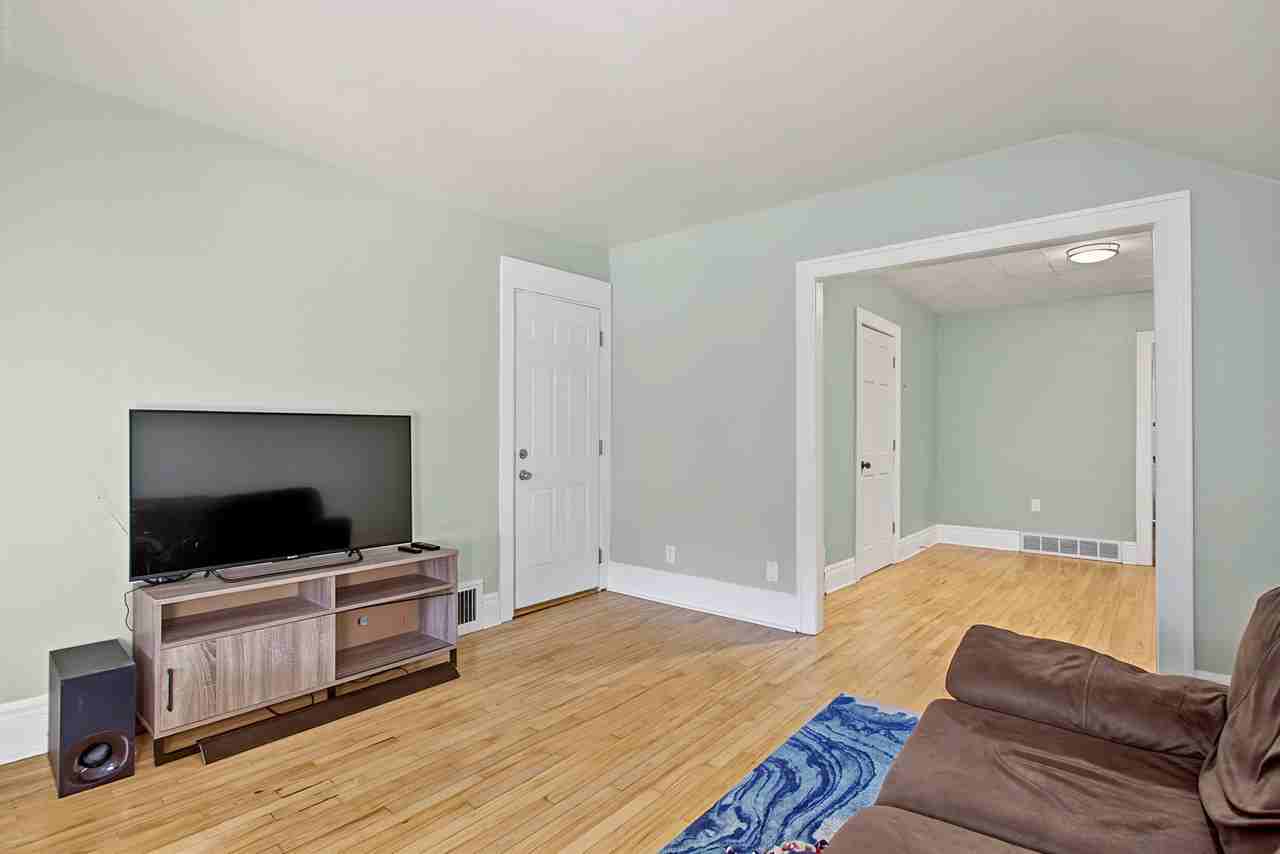 560 Stryker Ave #2 - Photo 5 of 17