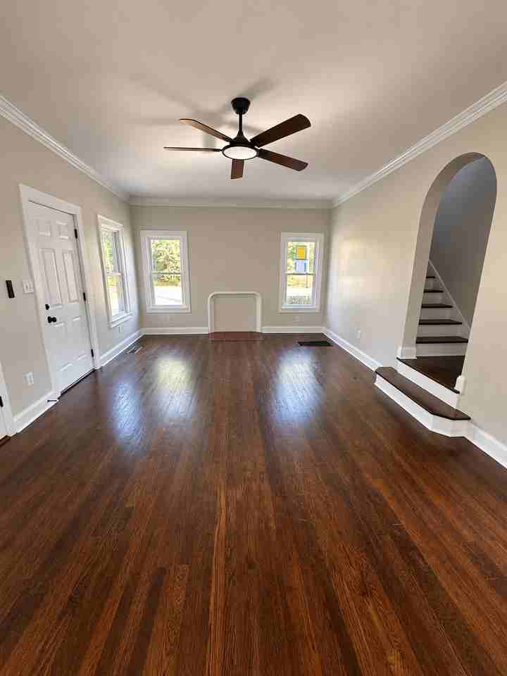 236 Pinewood Ave - Photo 4 of 20