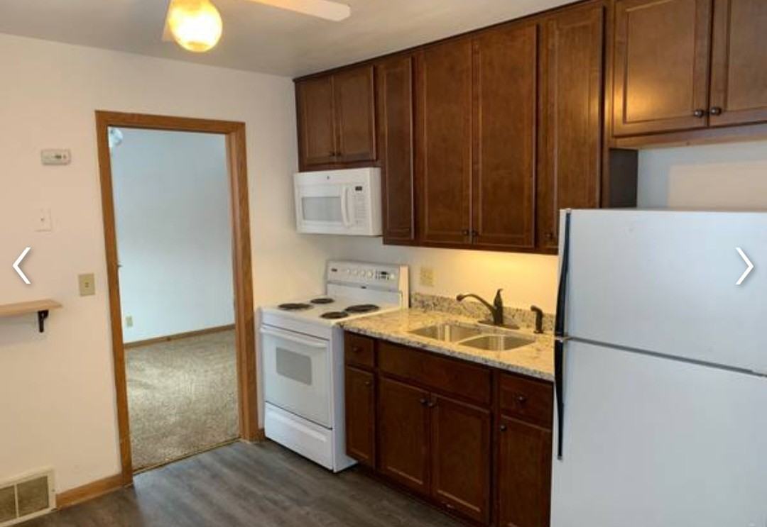 18915 Maraljo Ct #2 - Photo 3 of 5