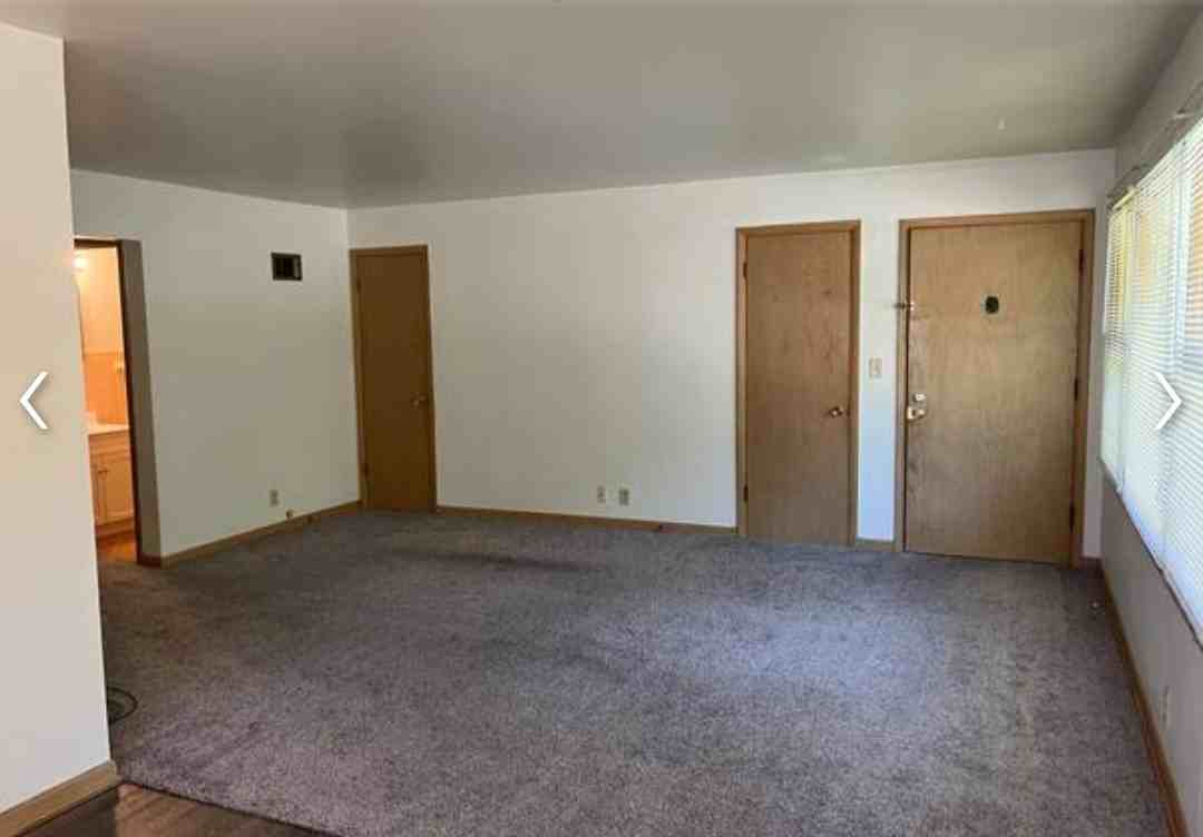 1540 N 116th St #2 - Photo 2 of 9