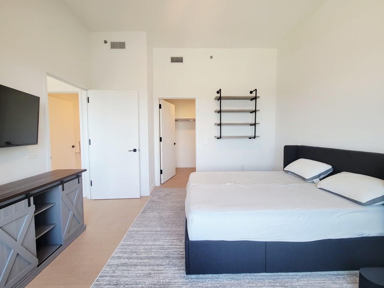 470 Kent Ave #601 - Photo 6 of 20