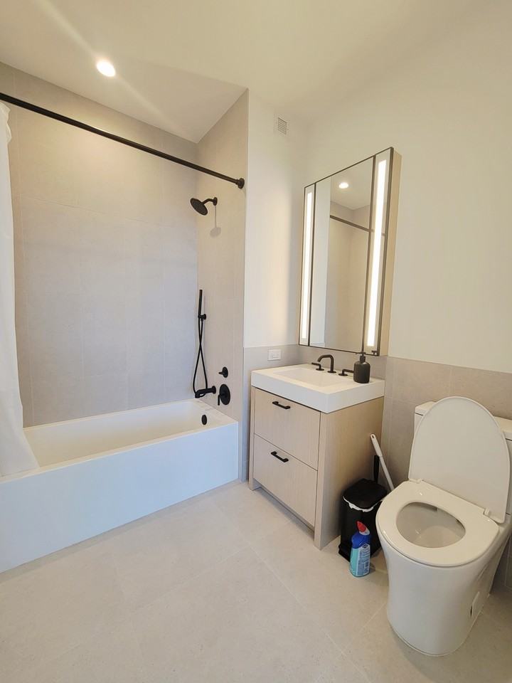 470 Kent Ave #601 - Photo 7 of 20