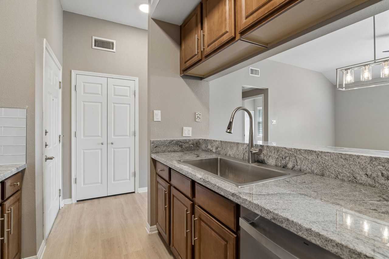 509 Dukeway #3 - Photo 7 of 16