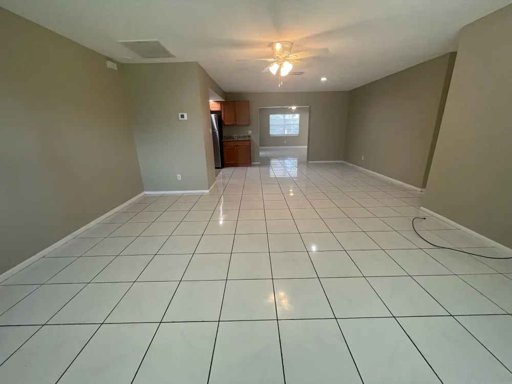 1805 Se 13th St #NA - Photo 3 of 9