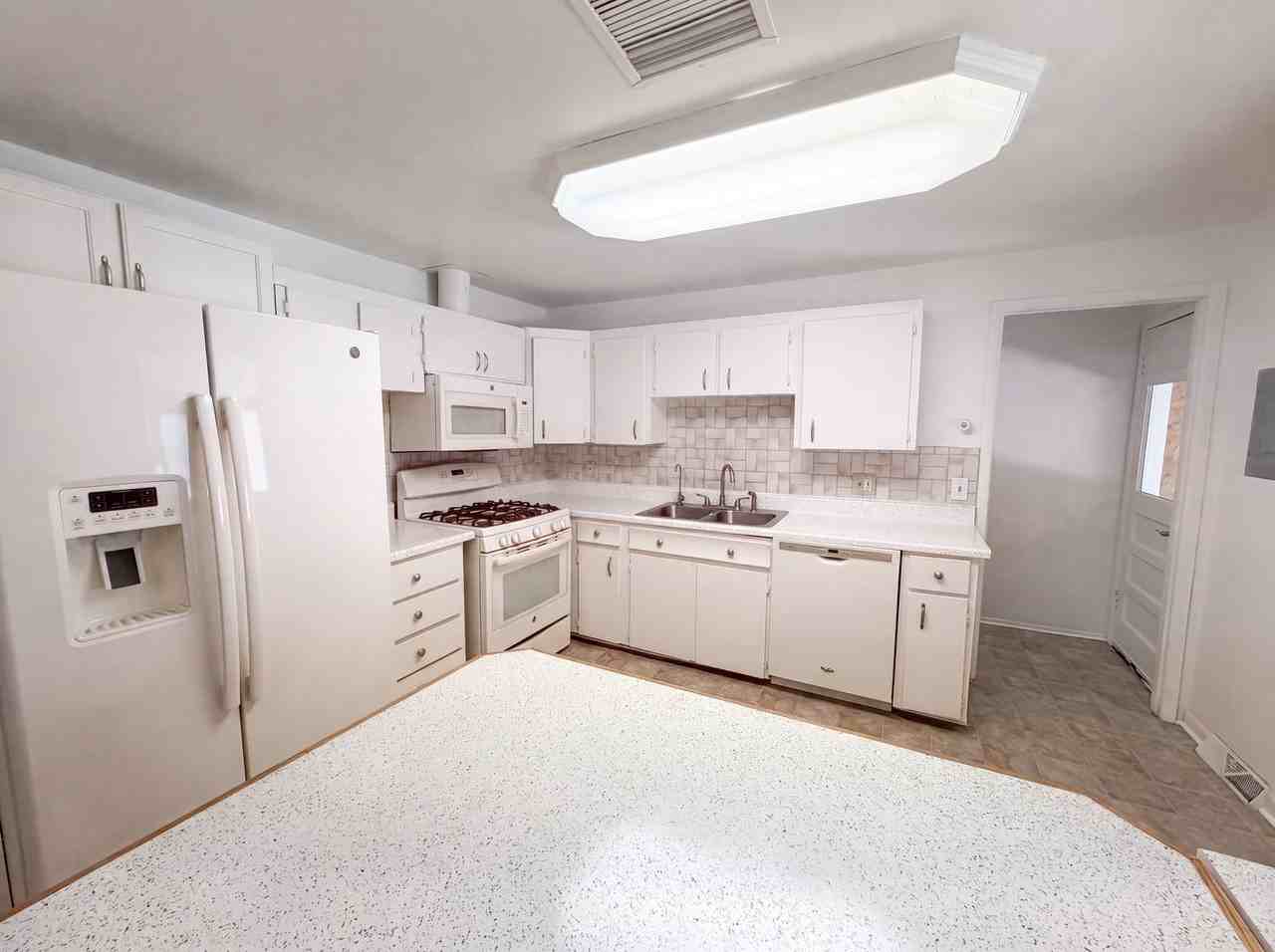 5668 Johnson St #NA - Photo 4 of 18