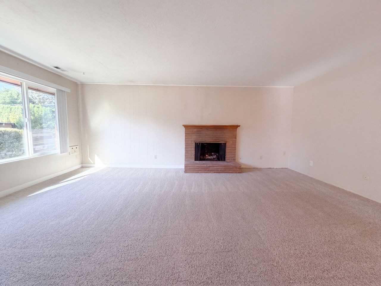 10236 Ne Thompson St #NA - Photo 2 of 12