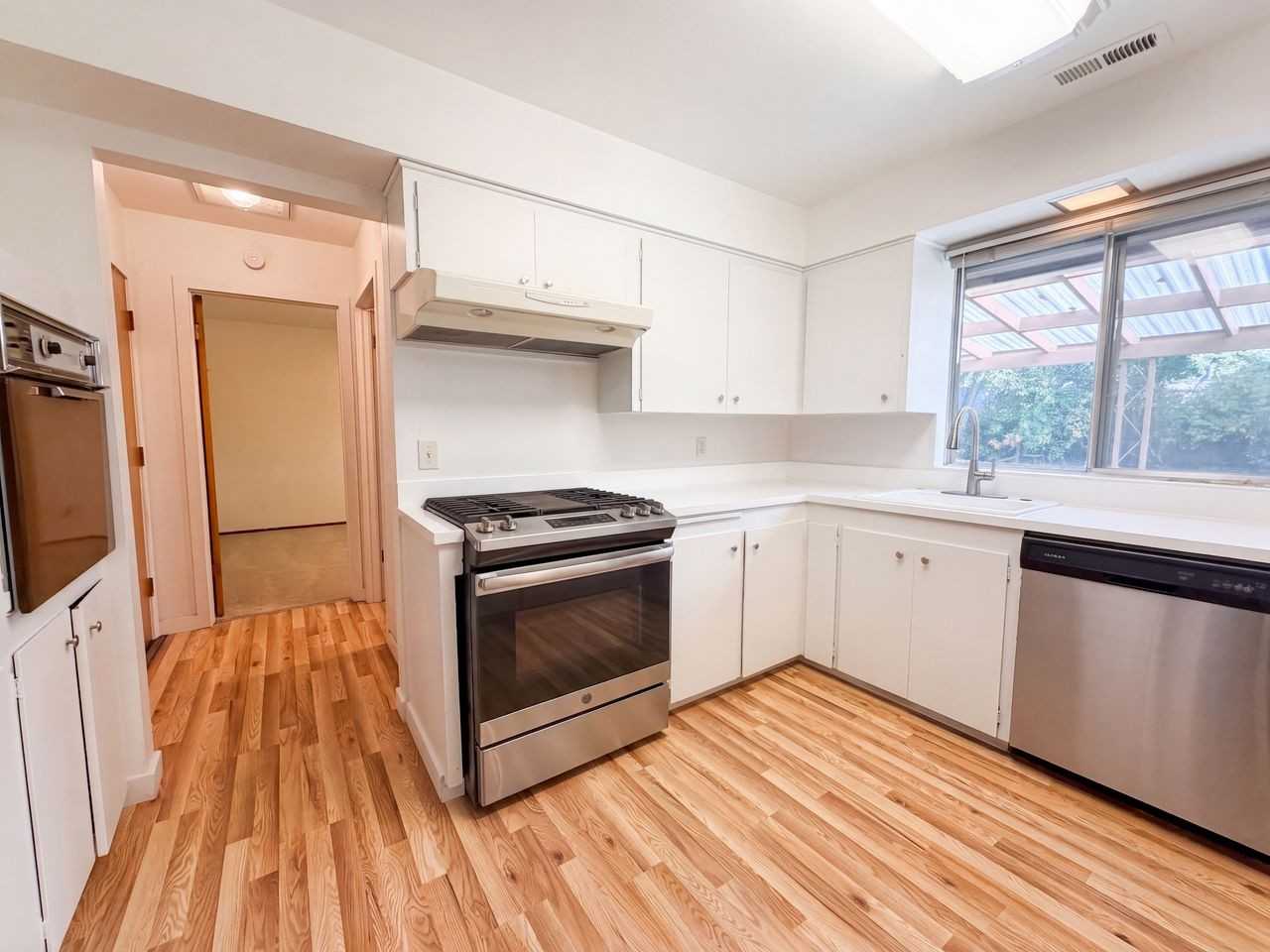 10236 Ne Thompson St #NA - Photo 4 of 12