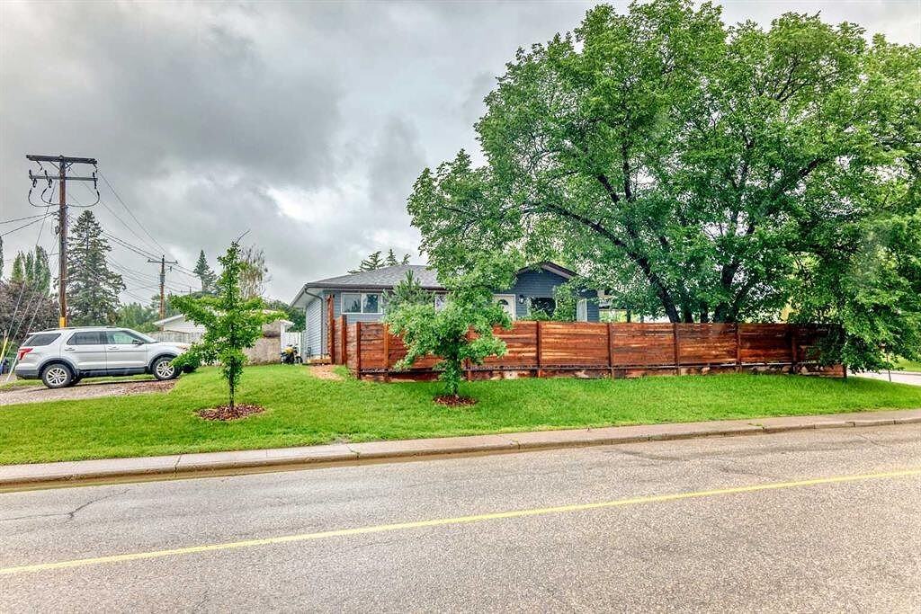 3 Hyslop Dr Sw - Photo 2 of 11