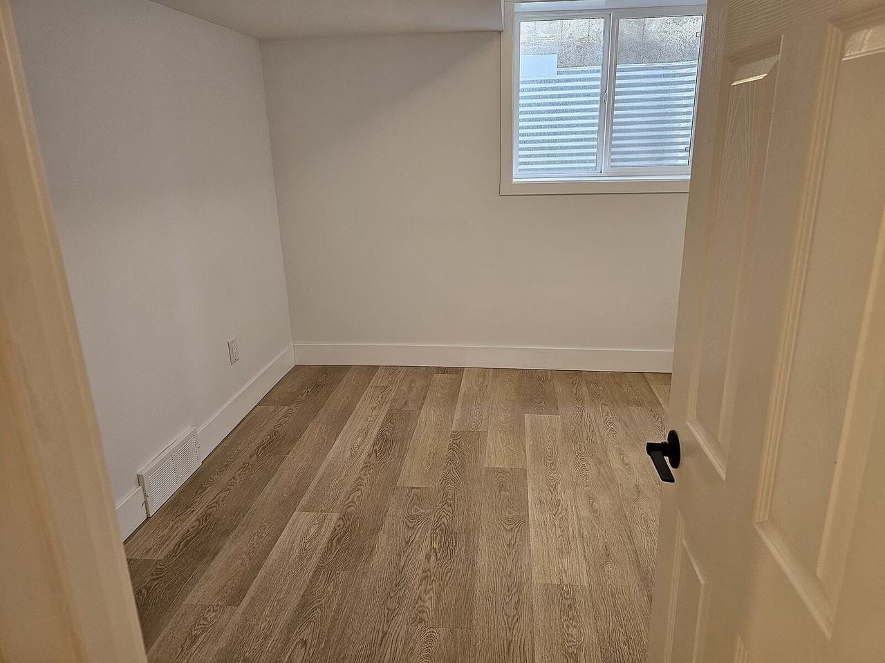 3 Hyslop Dr Sw - Photo 4 of 11