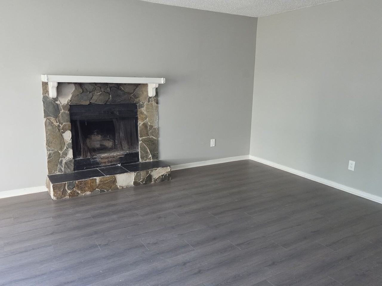 61 Castleglen Rd Ne - Photo 2 of 8