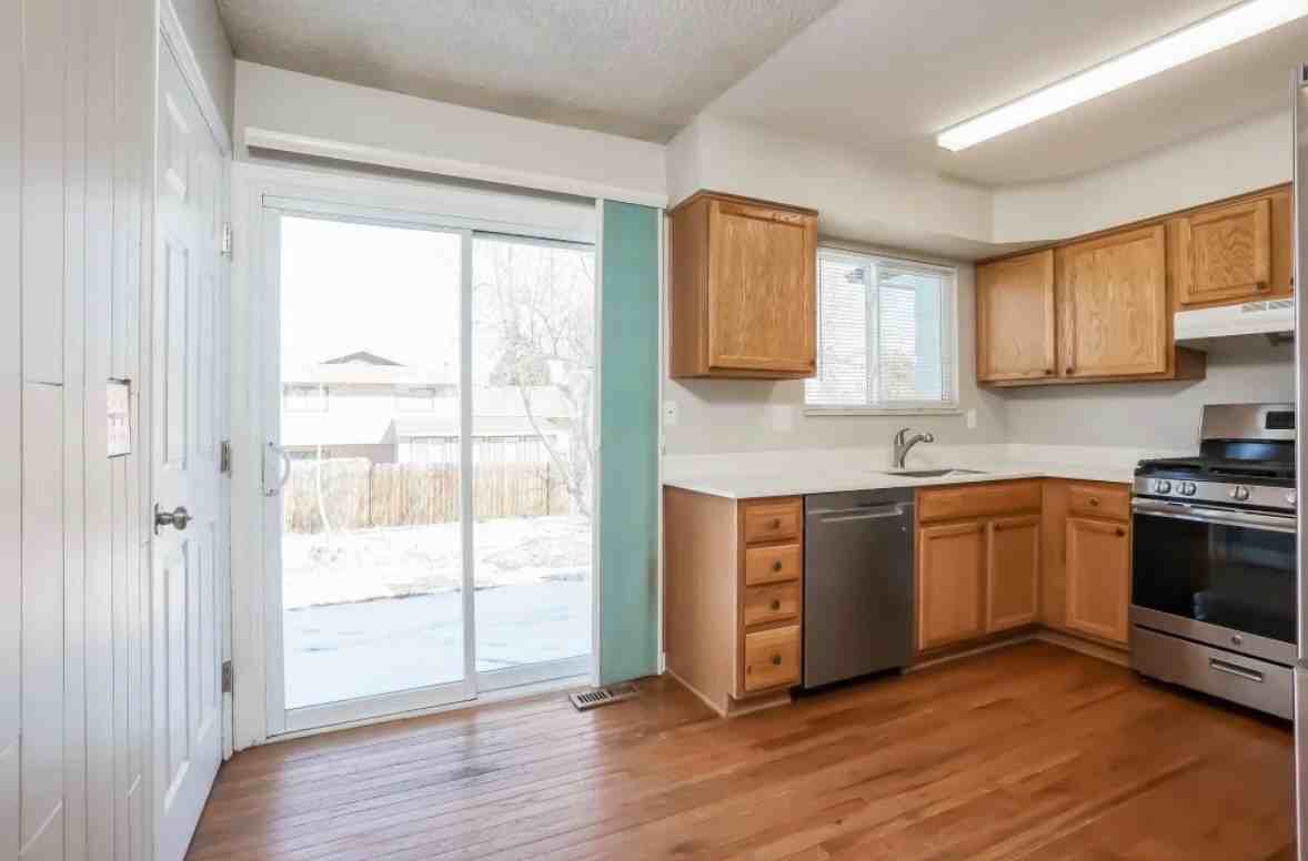 7430 Garden Gate Drive - Photo 5 of 11