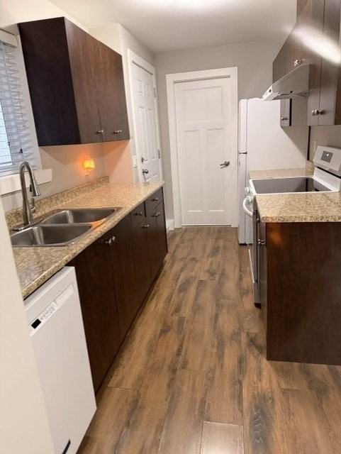 14878 63 Ave - Photo 2 of 7