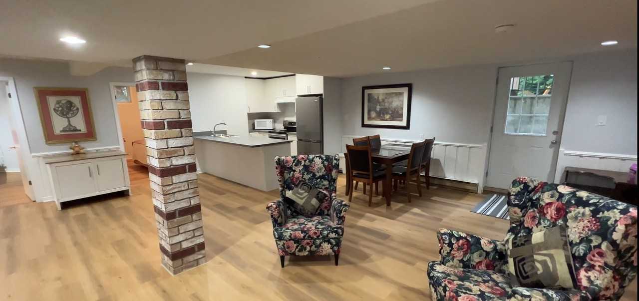 18 Stornoway Crt - Photo 3 of 5