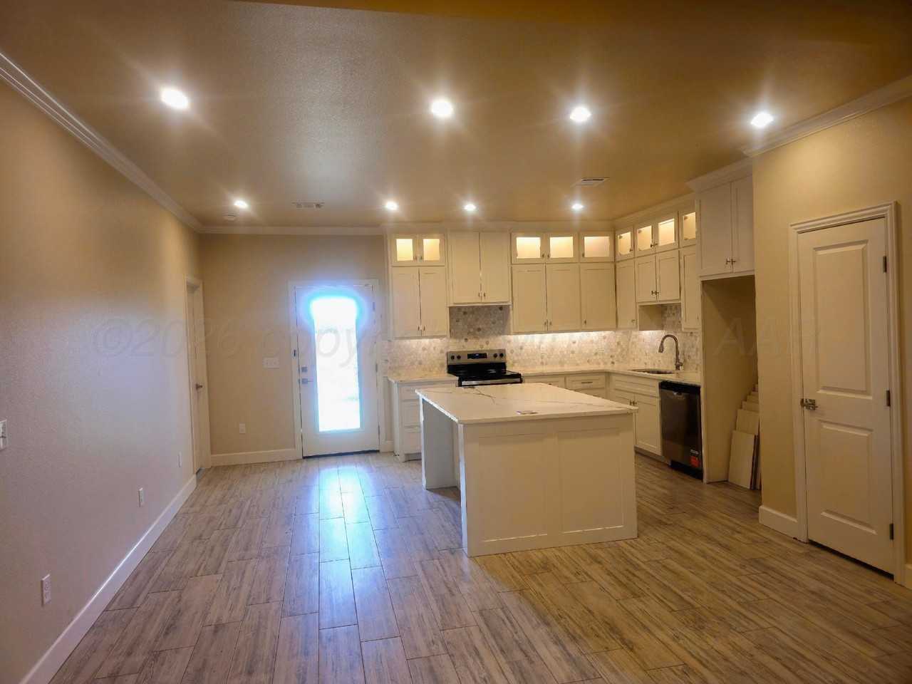 7202 Bennett St - Photo 4 of 18