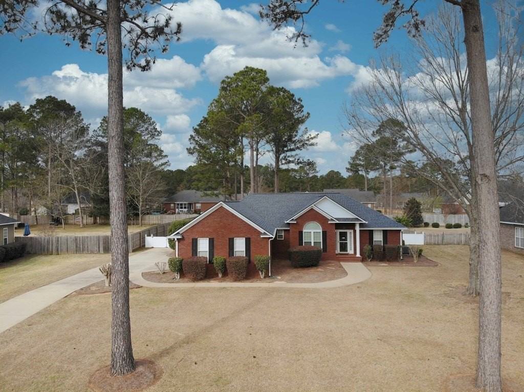 150 Fairethorne Dr - Photo 2 of 13