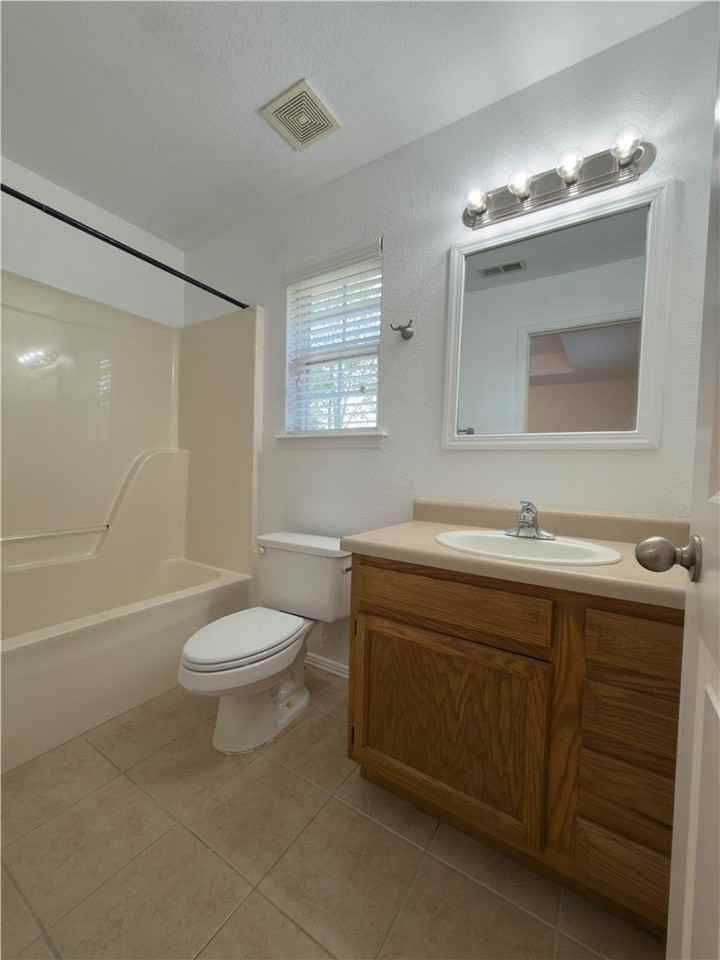 653 Appleridge Dr - Photo 7 of 13