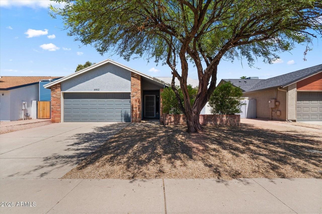 6902 E Kathleen Rd - Photo 2 of 24