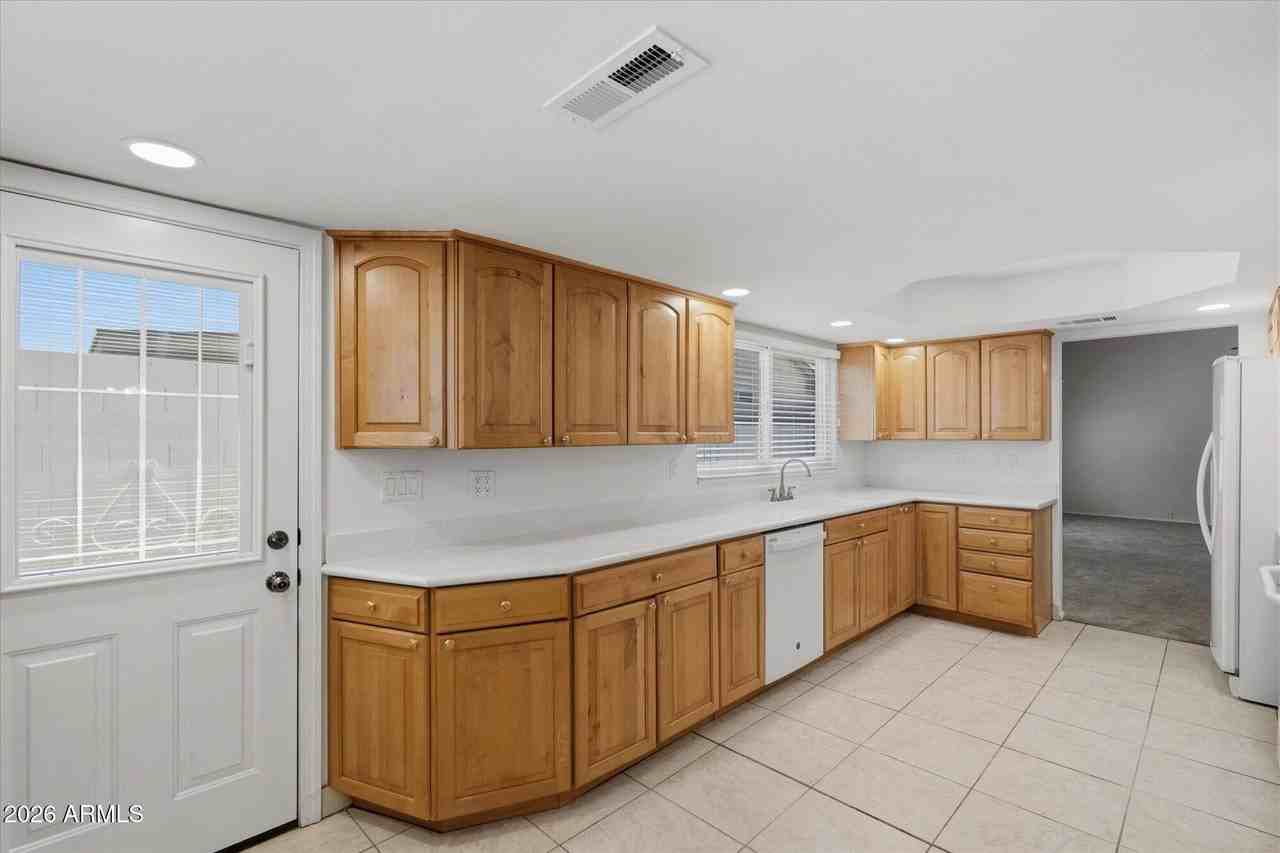 6902 E Kathleen Rd - Photo 6 of 24
