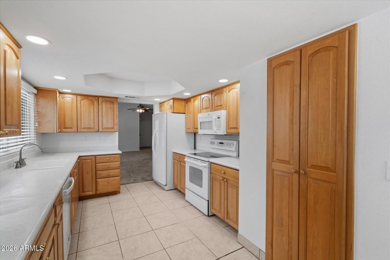 6902 E Kathleen Rd - Photo 7 of 24