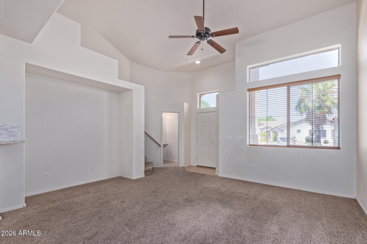 14307 W Lexington Ave - Photo 5 of 38