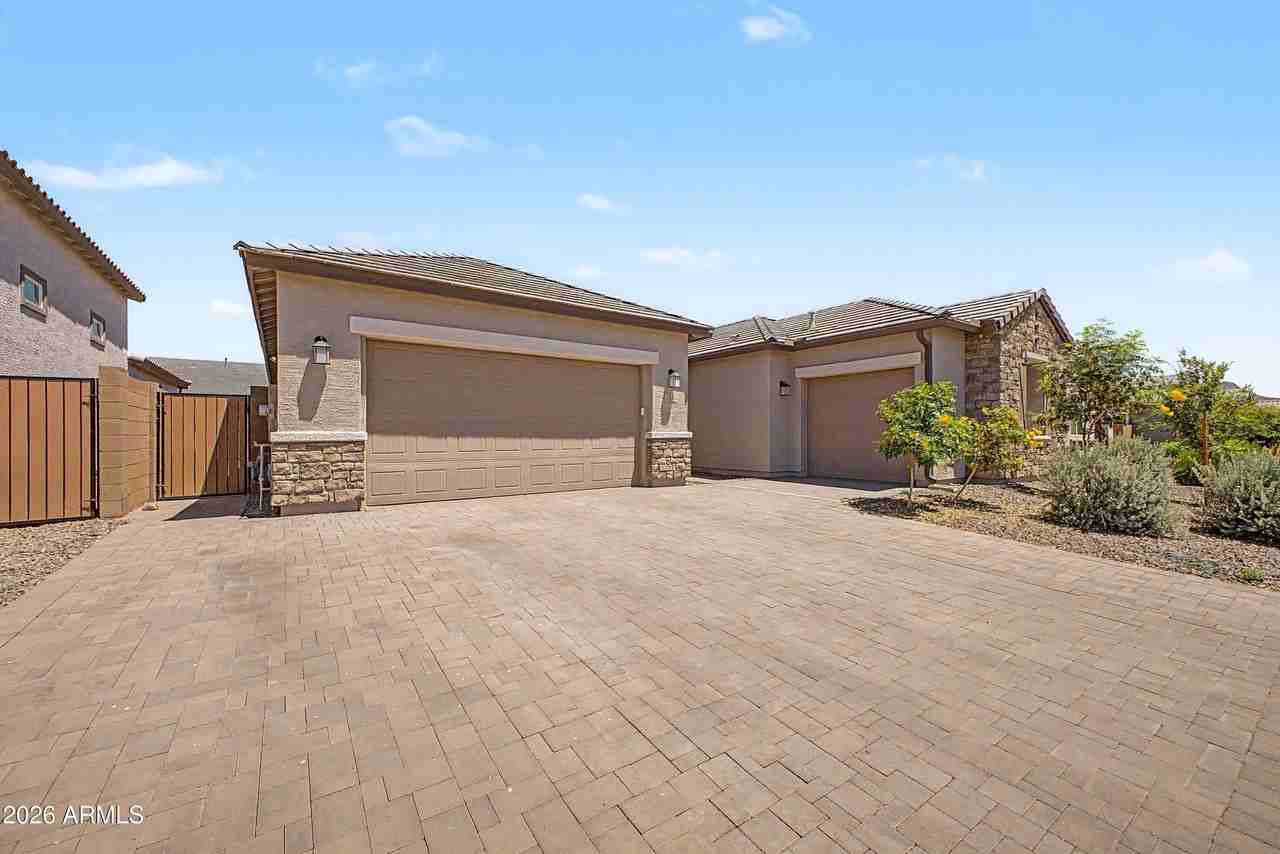 7646 W Desert Spoon Dr - Photo 3 of 46