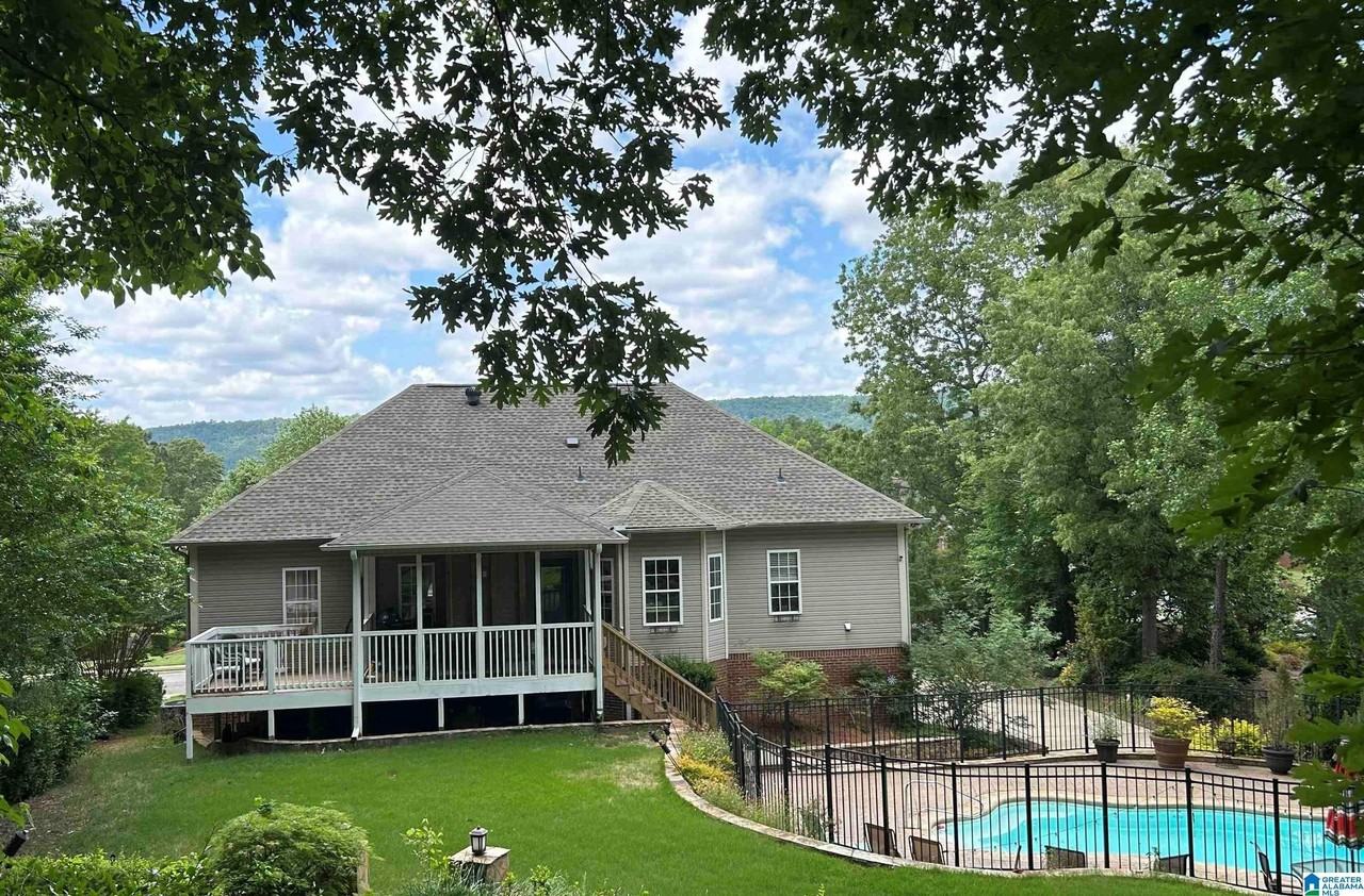 233 Oaklyn Hills Dr - Photo 2 of 13