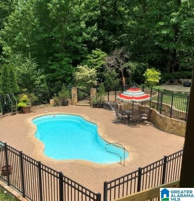 233 Oaklyn Hills Dr - Photo 4 of 13
