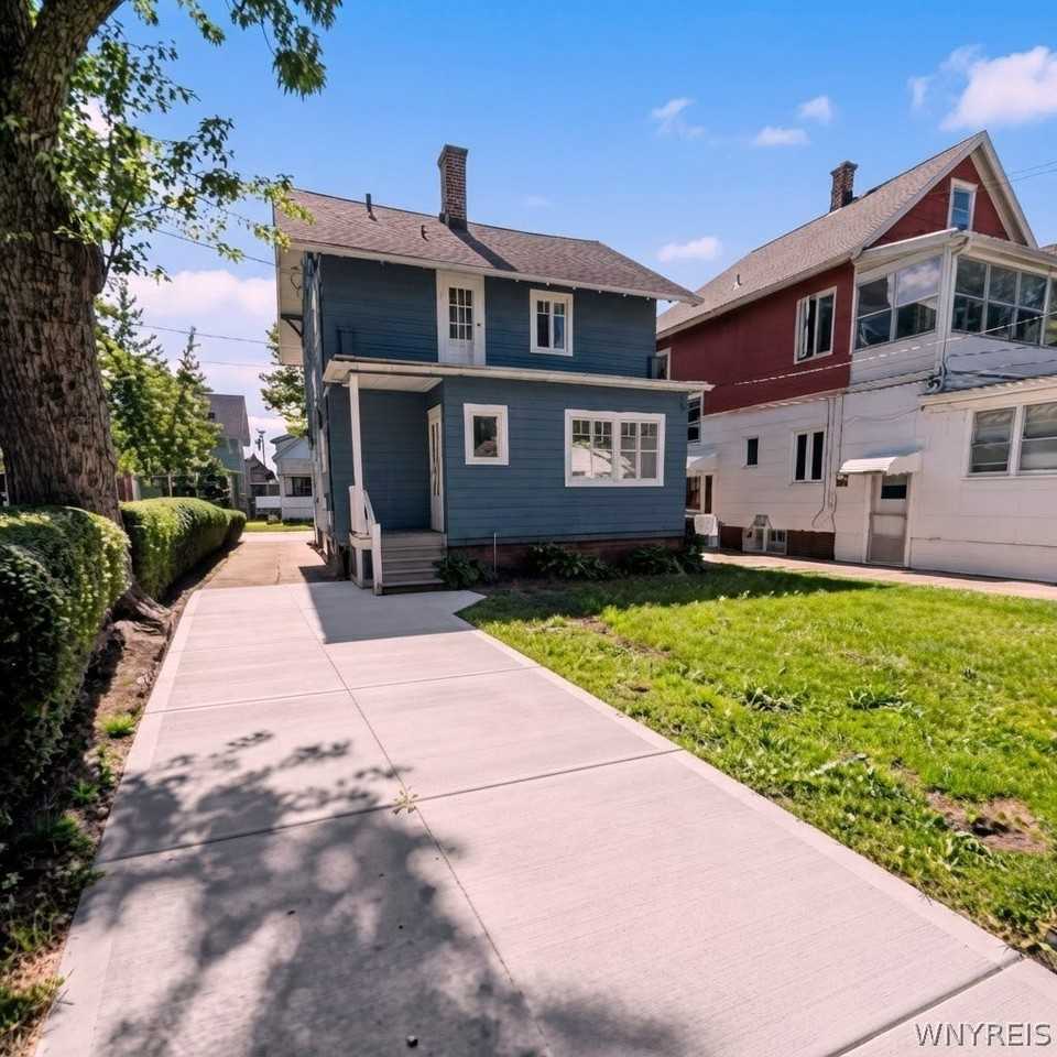 75 W Hazeltine Ave - Photo 3 of 24