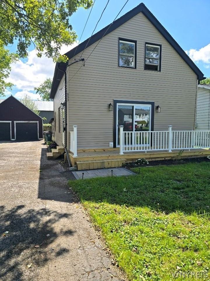 833 Revere Ave