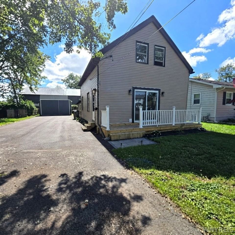 833 Revere Ave - Photo 2 of 22