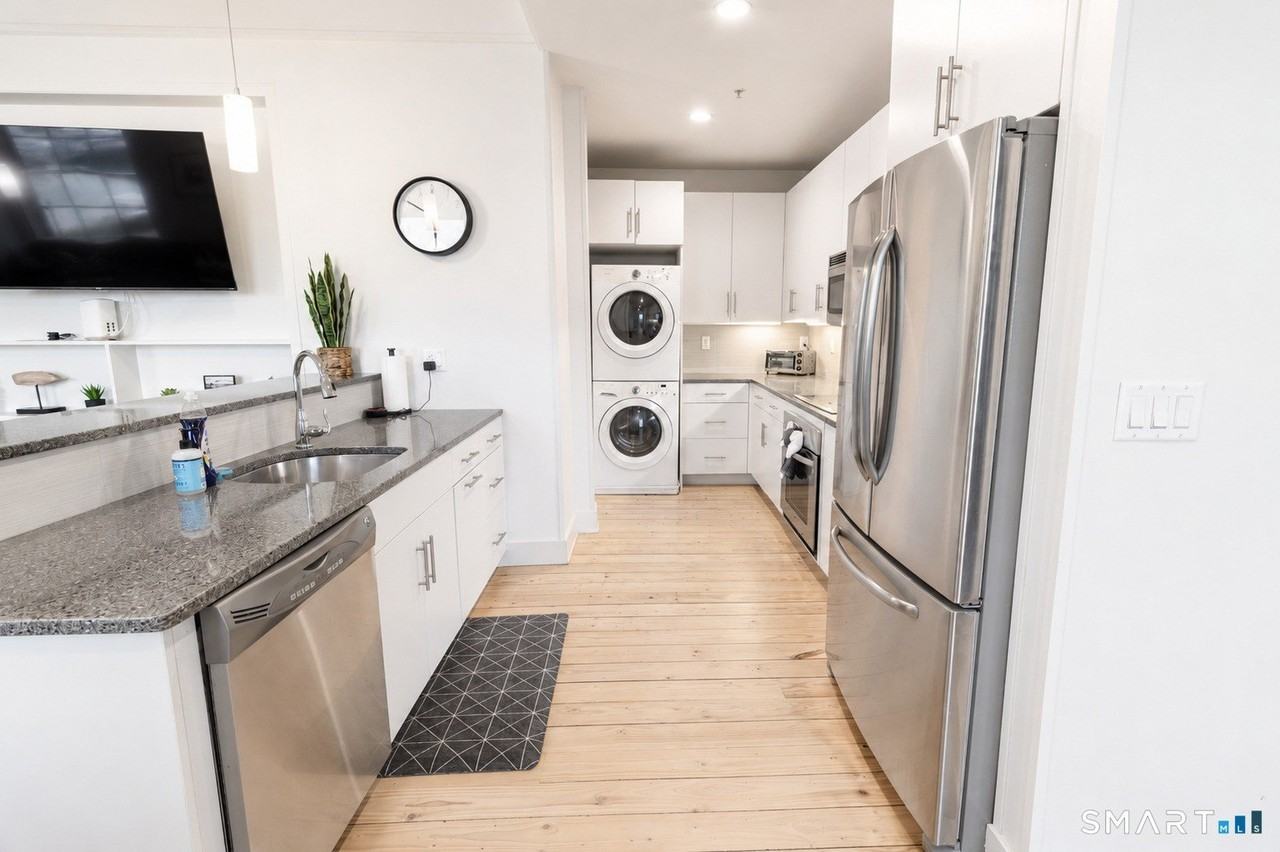 60 Willow Street #304 - Photo 7 of 10