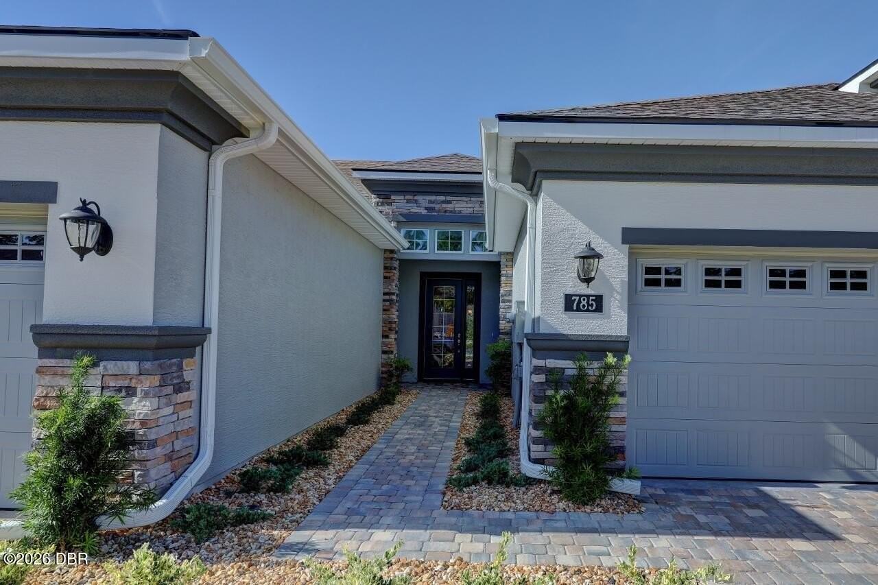 785 Aldenham Ln - Photo 2 of 46