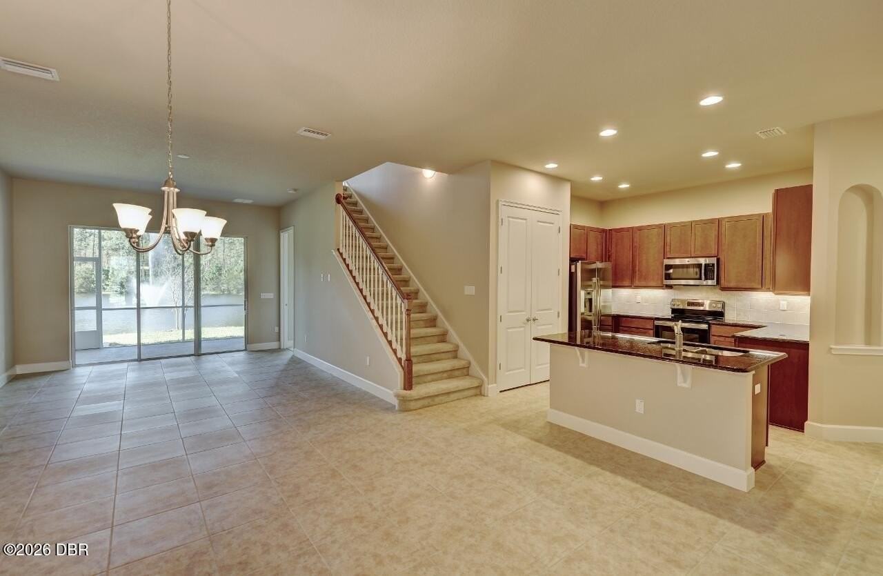 785 Aldenham Ln - Photo 6 of 46