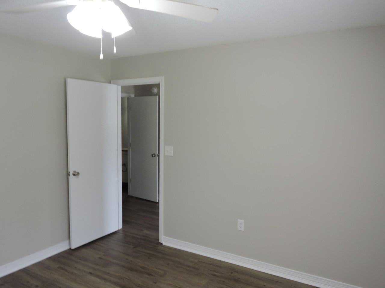 692 E Williams Ave - Photo 4 of 14