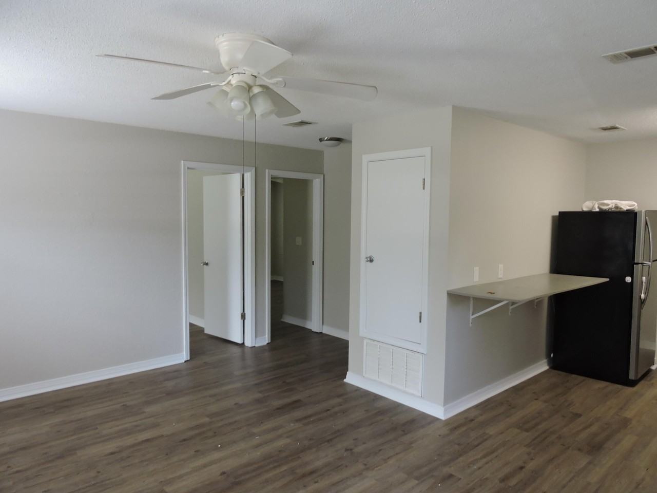 692 E Williams Ave - Photo 6 of 14