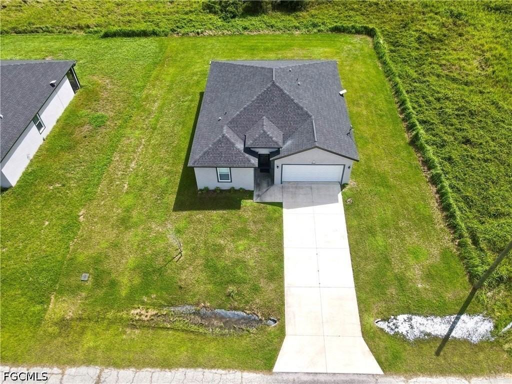 9040 Bamboo Cir - Photo 2 of 27