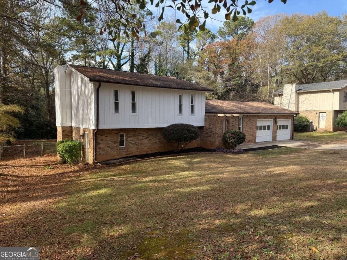 7719 Glen Devon Rd - Photo 4 of 38