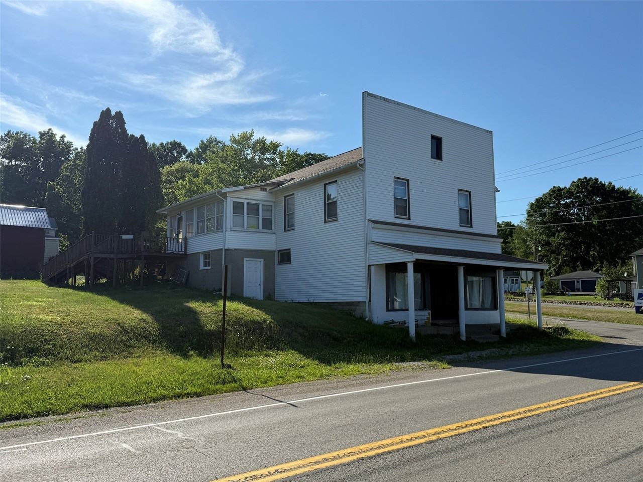 3917 Main St - Photo 2 of 11