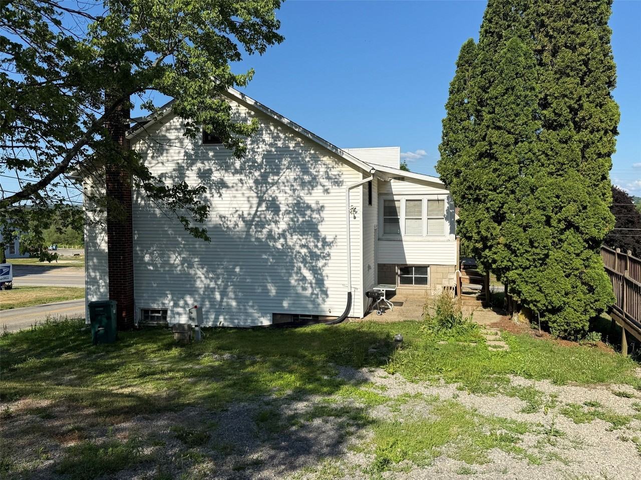 3917 Main St - Photo 4 of 11