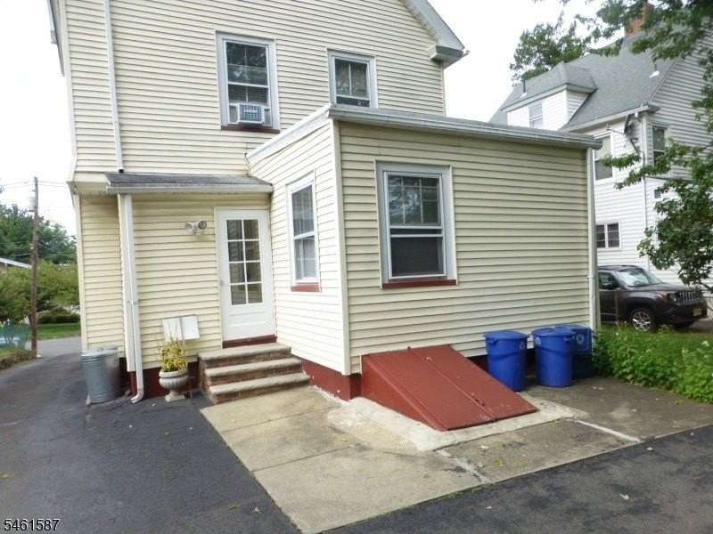 521 Summit Ave - Photo 3 of 16