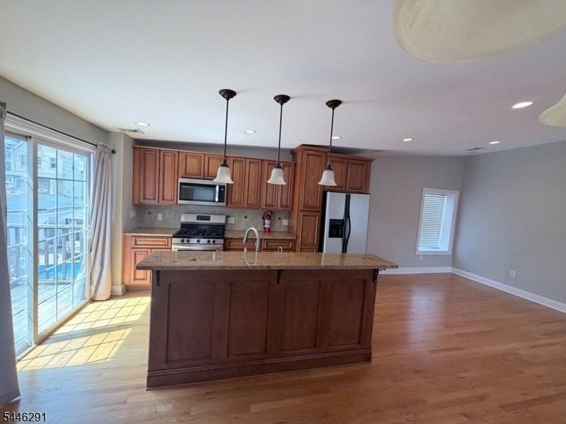 76 mohawk ave - Photo 4 of 8