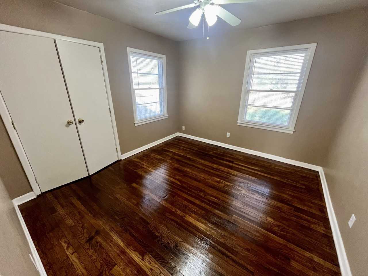 4601 Elgin Ave - Photo 7 of 11