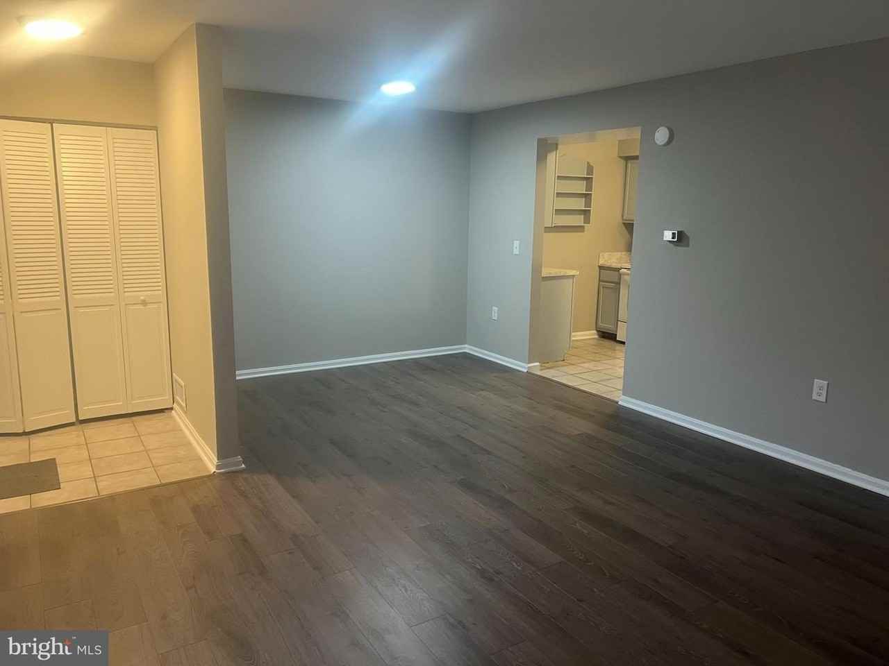 9035 N Laurel Rd - Photo 3 of 19